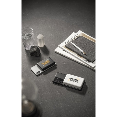 G97166 AMPERE. Power bank magnetico da 5'000 mAh con caricatore wireless superveloce da 15W in 100% rABS
