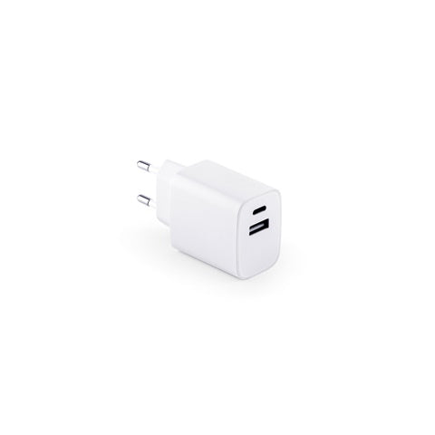 G97186 WEGENER. Adattatore di corrente con porta USB-A 18W e porta USB-C 20W in ABS riciclato (100% rABS)