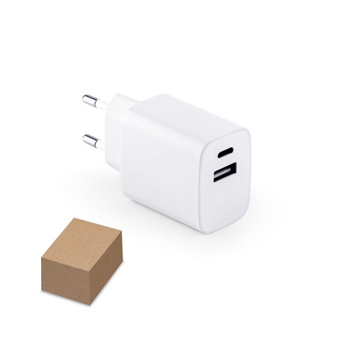 G97186 WEGENER. Adattatore di corrente con porta USB-A 18W e porta USB-C 20W in ABS riciclato (100% rABS)