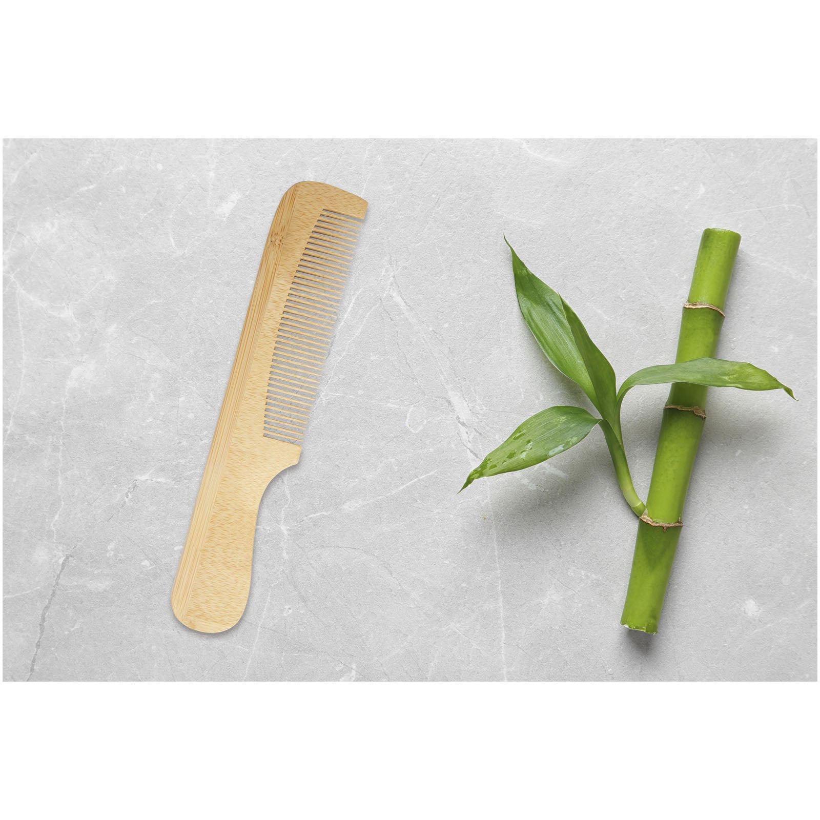 G126192 Pettine Heby in bamboo con manico