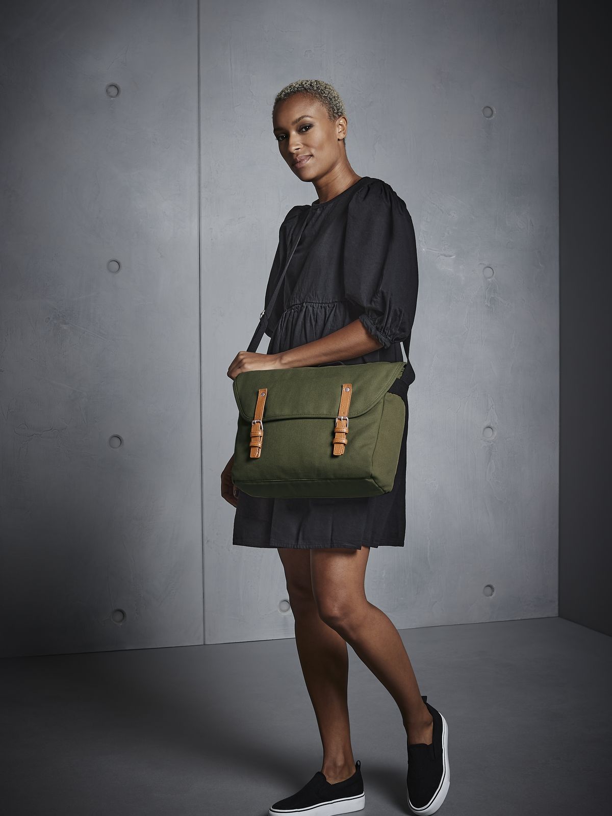 GQD618 Vintage Messenger